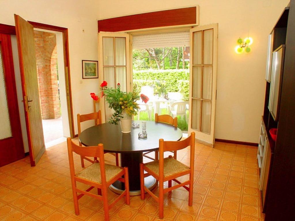 Villa A Lignano Riviera Con Giardino Линяно Сабиадоро Екстериор снимка