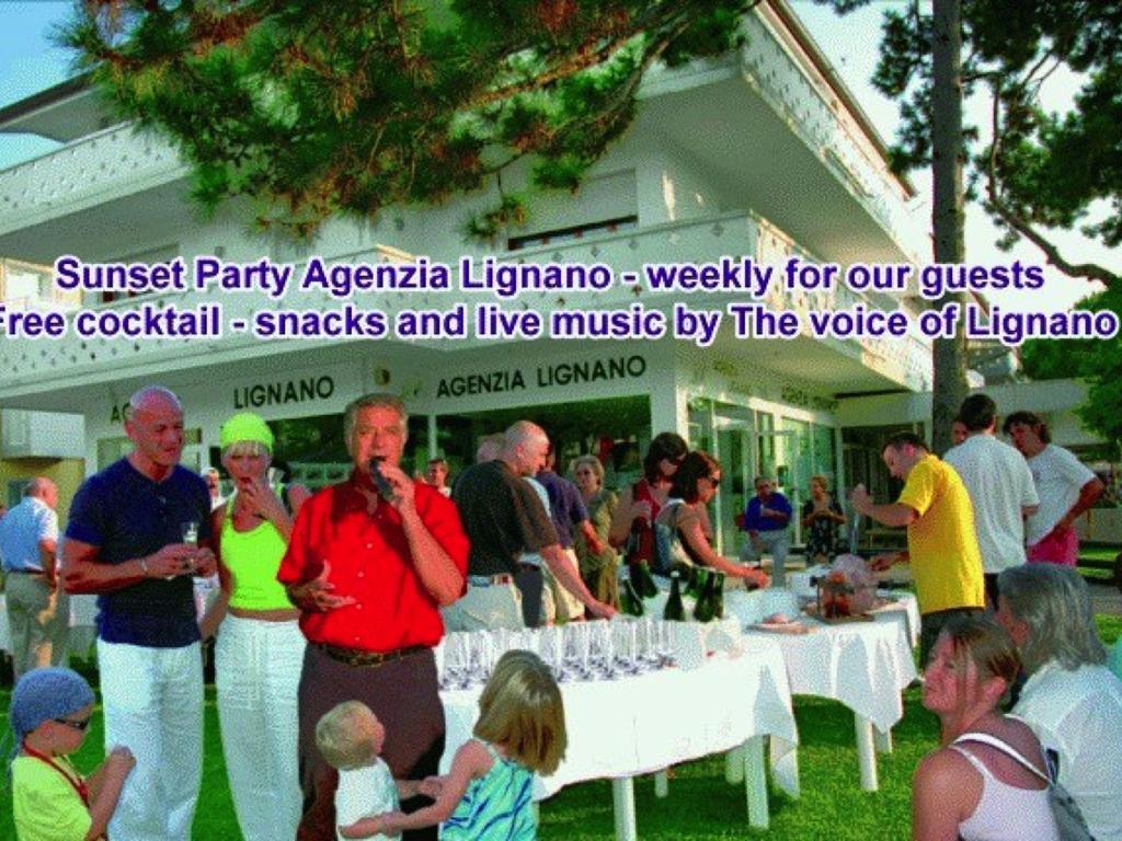 Villa A Lignano Riviera Con Giardino Линяно Сабиадоро Екстериор снимка